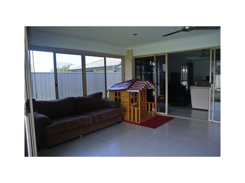 8 Osprey Drive, Jacobs Well QLD 4208