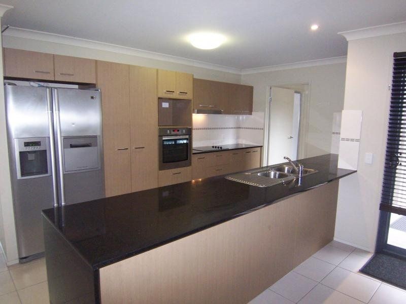 4 Raynuha Court, Ormeau QLD 4208