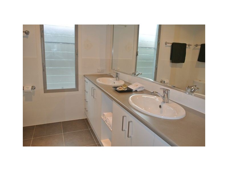 32 Lauradale Crescent, Ormeau QLD 4208