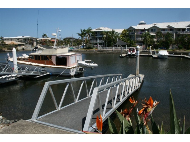 2/14 Jennifer Ave, Runaway Bay QLD 4216