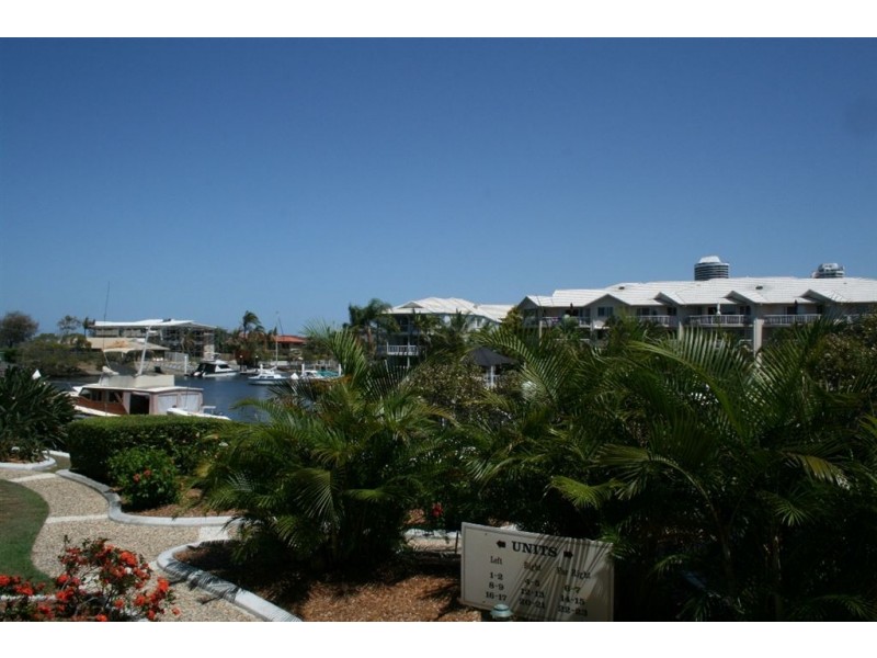 2/14 Jennifer Ave, Runaway Bay QLD 4216