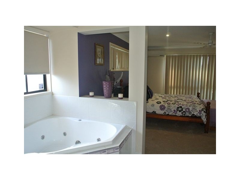 12 Emmaville Crescent, Ormeau QLD 4208