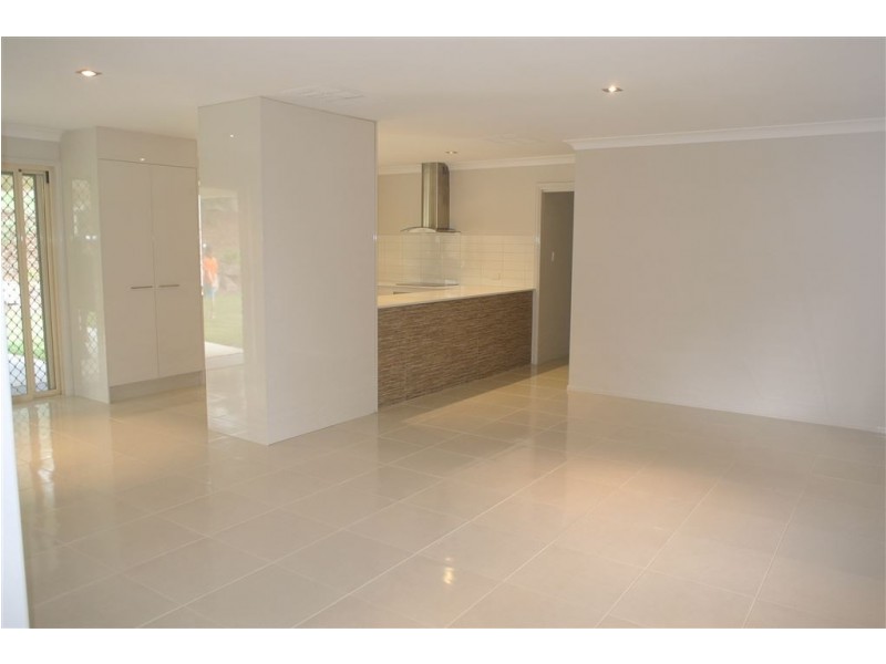 27 Vaughan Drive, Ormeau QLD 4208