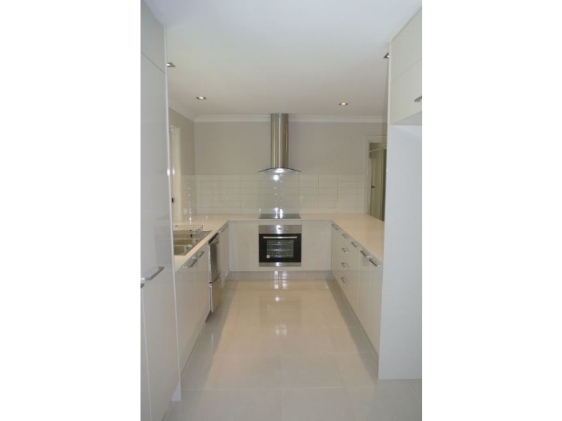 27 Vaughan Drive, Ormeau QLD 4208