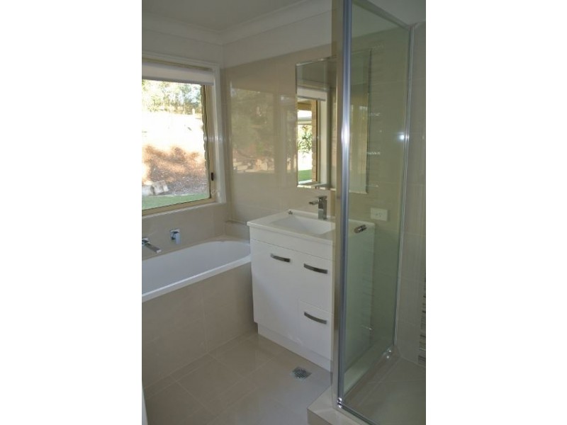 27 Vaughan Drive, Ormeau QLD 4208