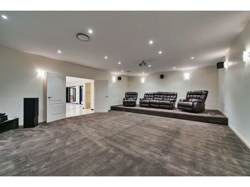 1 Tarella Court, Ormeau QLD 4208
