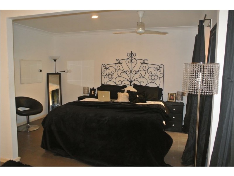 8 Conebush Circuit, Ormeau QLD 4208