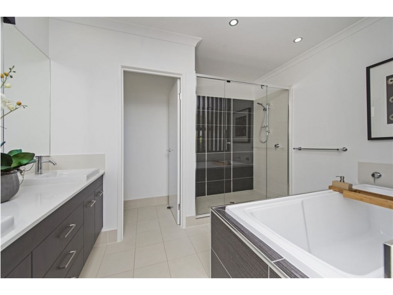 27 Landsdowne Drive, Ormeau Hills QLD 4208