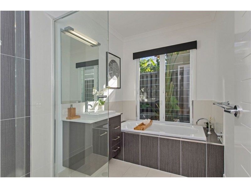 27 Landsdowne Drive, Ormeau Hills QLD 4208