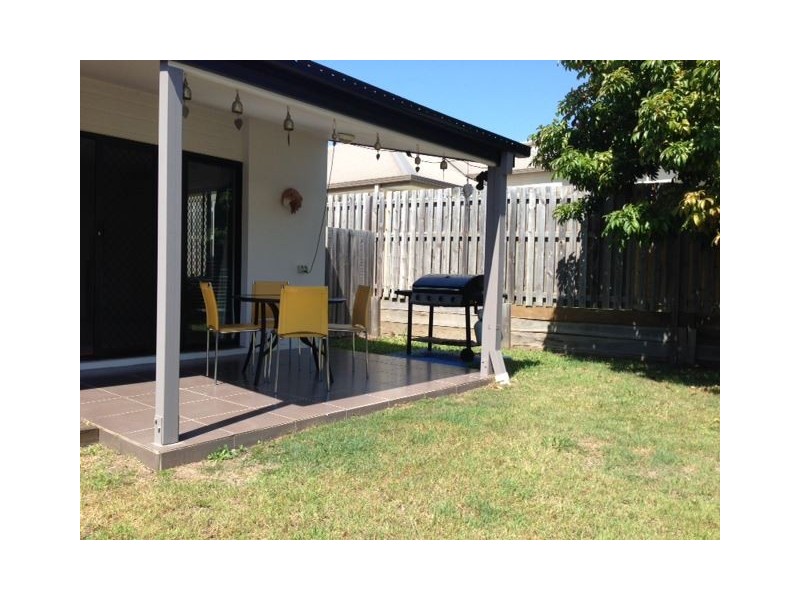 2/2 Yantara Close, Ormeau QLD 4208