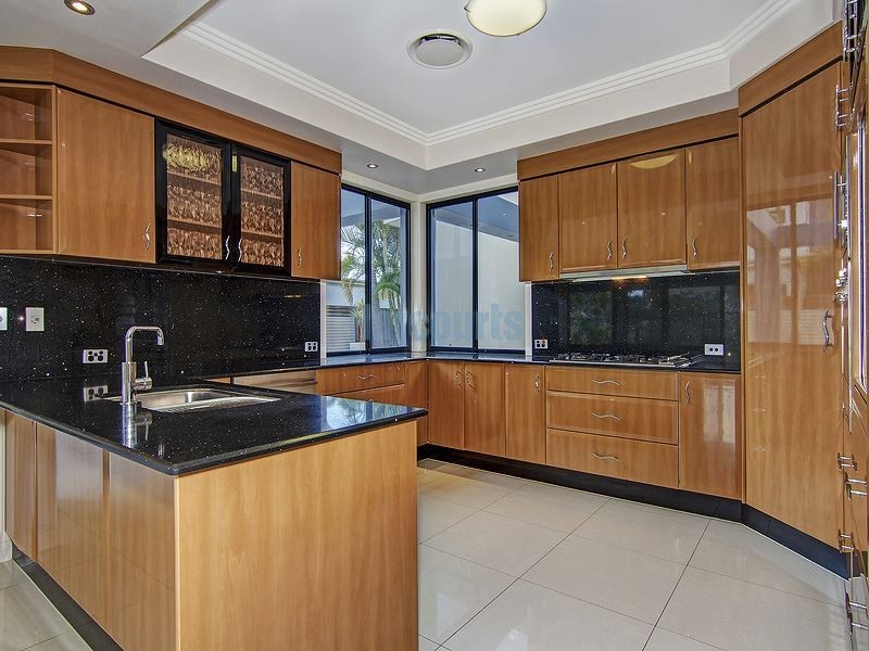 29 The Avenue, Windaroo QLD 4207