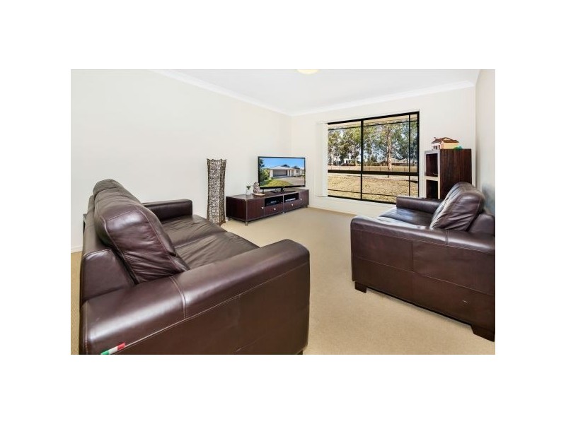 24 Lauradale Crescent, Ormeau QLD 4208