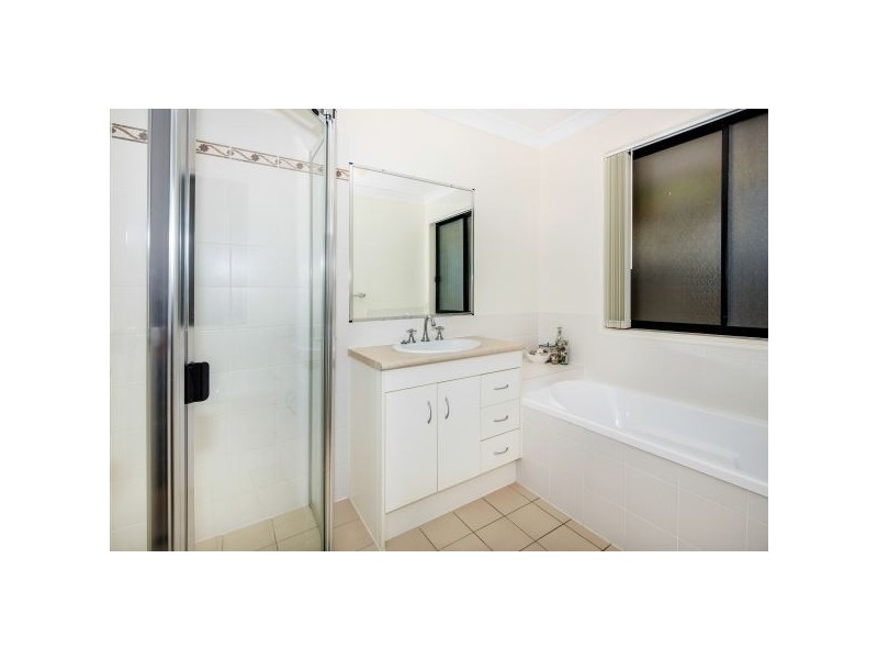 24 Lauradale Crescent, Ormeau QLD 4208