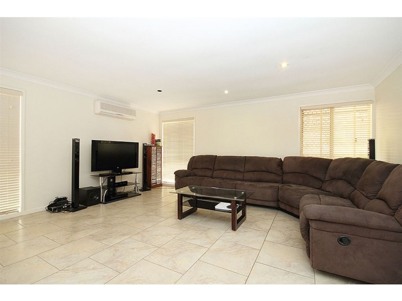 3 Minnie Place, Windaroo QLD 4207