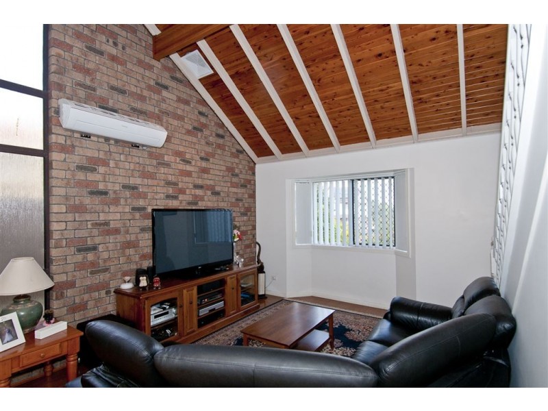 19 Kaiser Drive, Windaroo QLD 4207