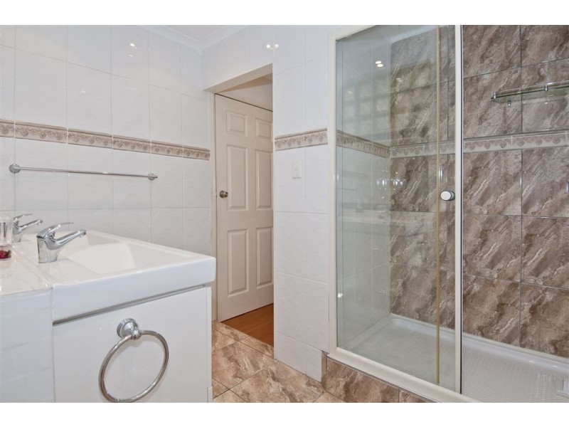 19 Kaiser Drive, Windaroo QLD 4207