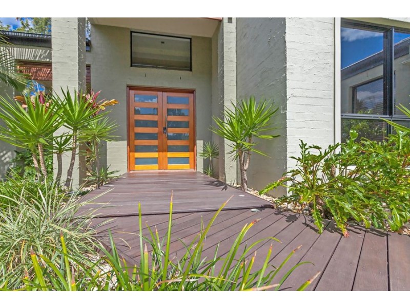 5 Long Island Drive, Windaroo QLD 4207