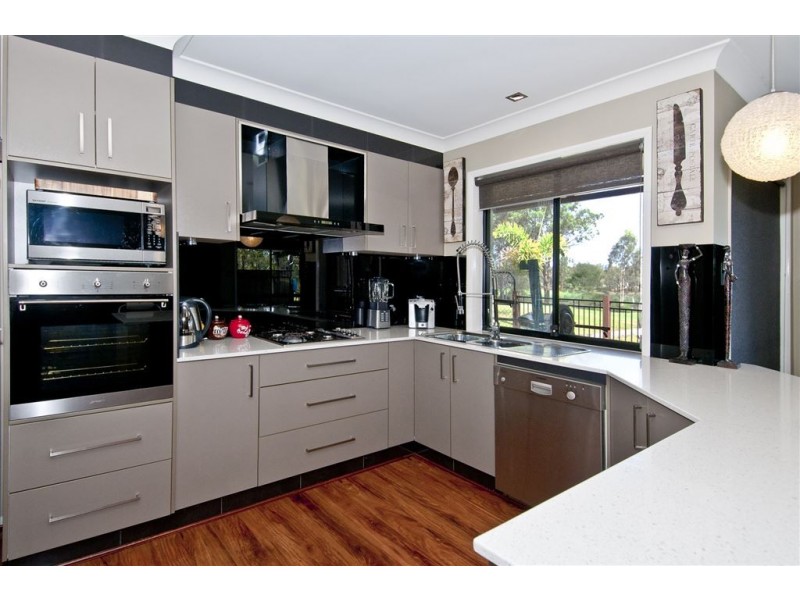 5 Long Island Drive, Windaroo QLD 4207