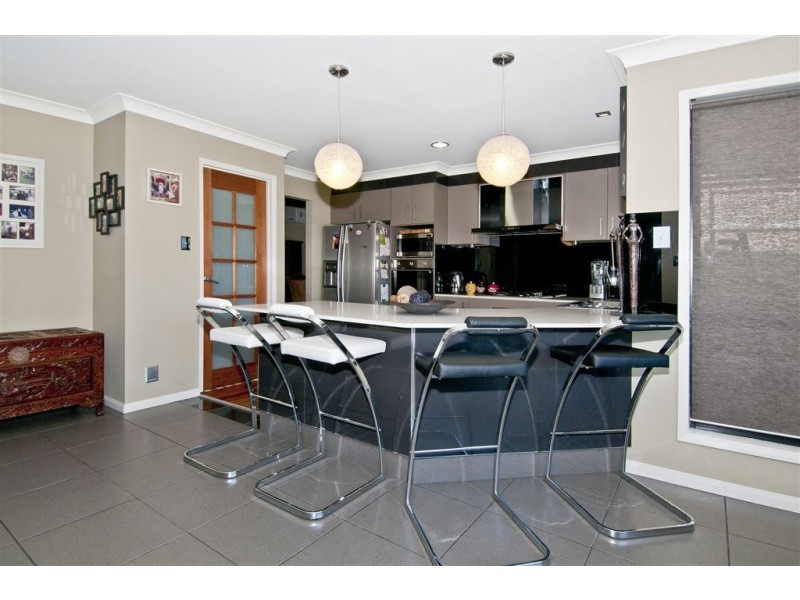 5 Long Island Drive, Windaroo QLD 4207