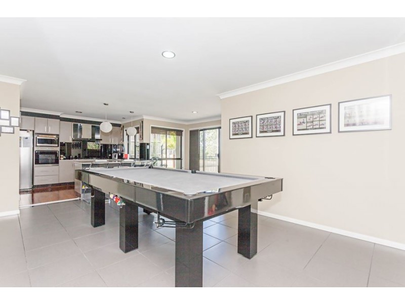 5 Long Island Drive, Windaroo QLD 4207