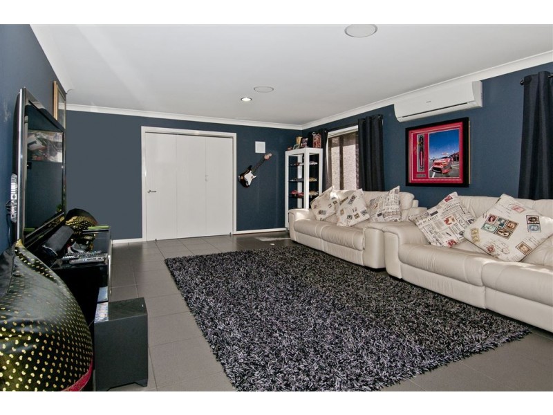 5 Long Island Drive, Windaroo QLD 4207