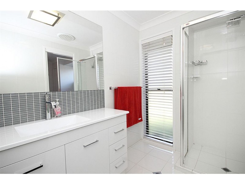 10 Hausmann Ct, Windaroo QLD 4207