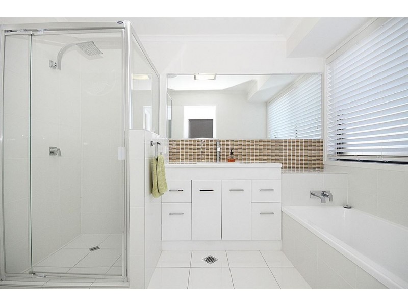 10 Hausmann Ct, Windaroo QLD 4207