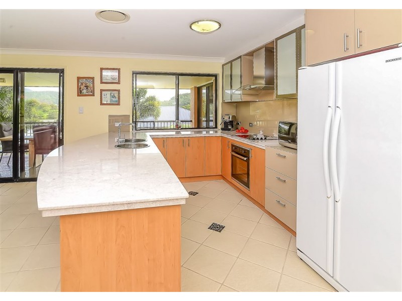 8 Paddy Place, Oxenford QLD 4210