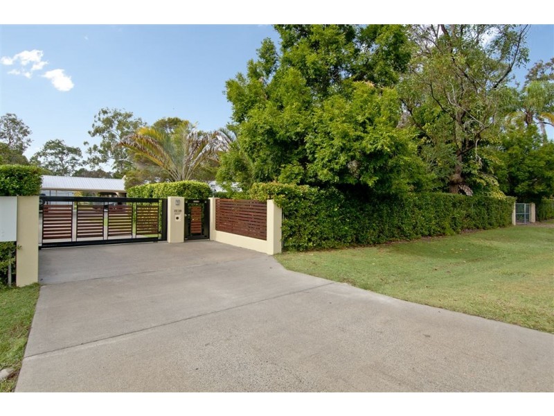 25 Sylvan Rd, Park Ridge South QLD 4125