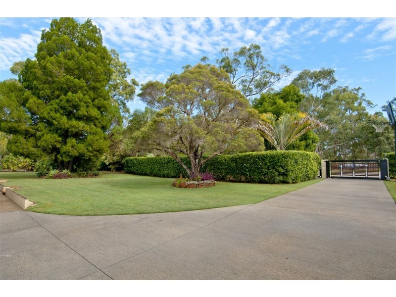 25 Sylvan Rd, Park Ridge South QLD 4125