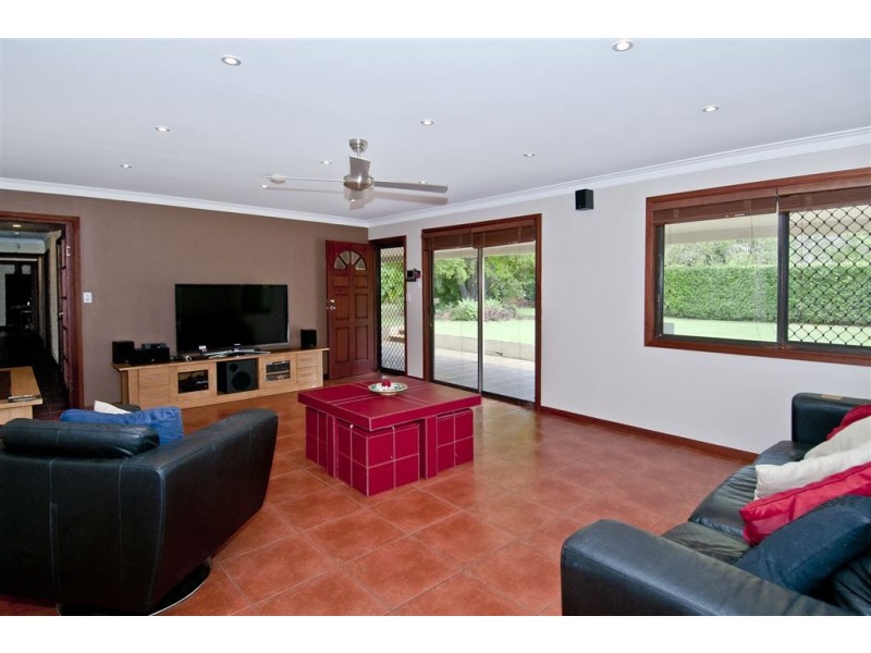 25 Sylvan Rd, Park Ridge South QLD 4125