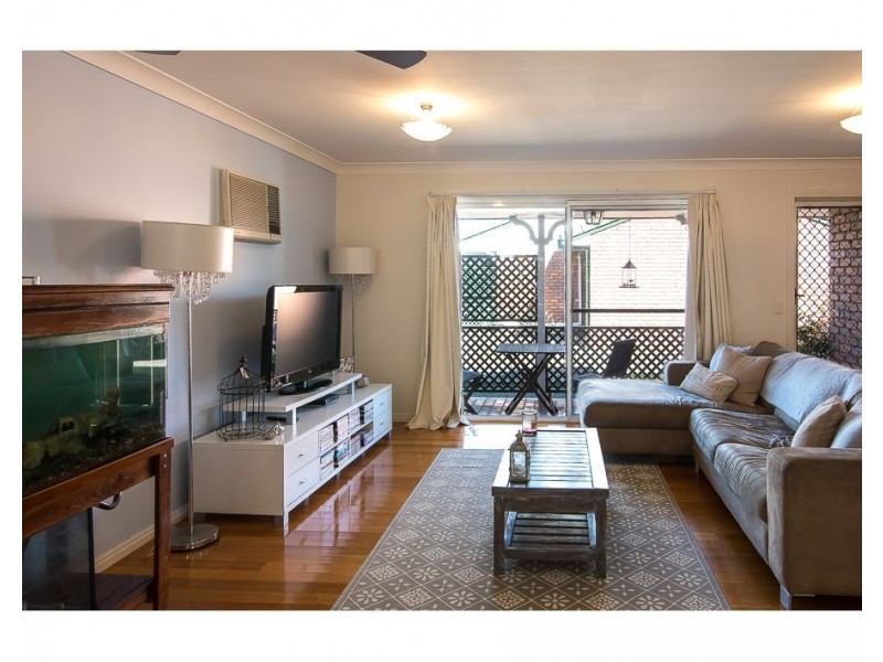 2/176 Oxley Drive, Coombabah QLD 4216