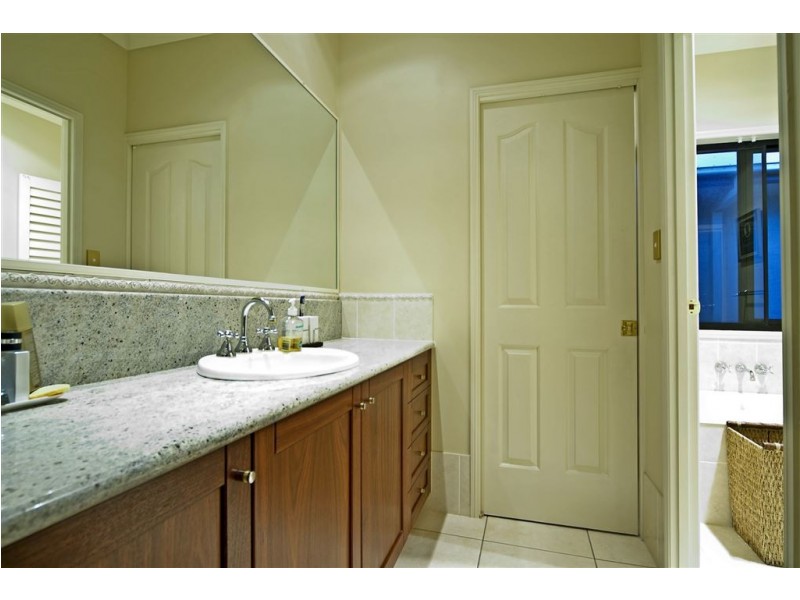 11 Islandview Terrace, Ormeau Hills QLD 4208