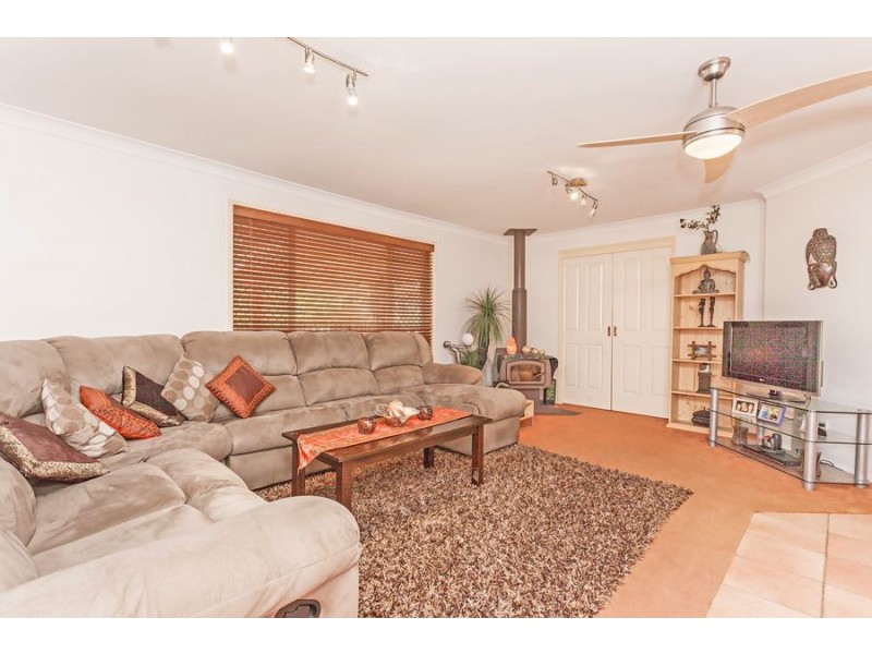 16 Hendrix St, Windaroo QLD 4207