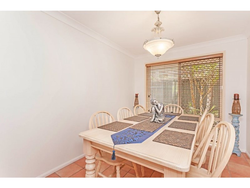 16 Hendrix St, Windaroo QLD 4207