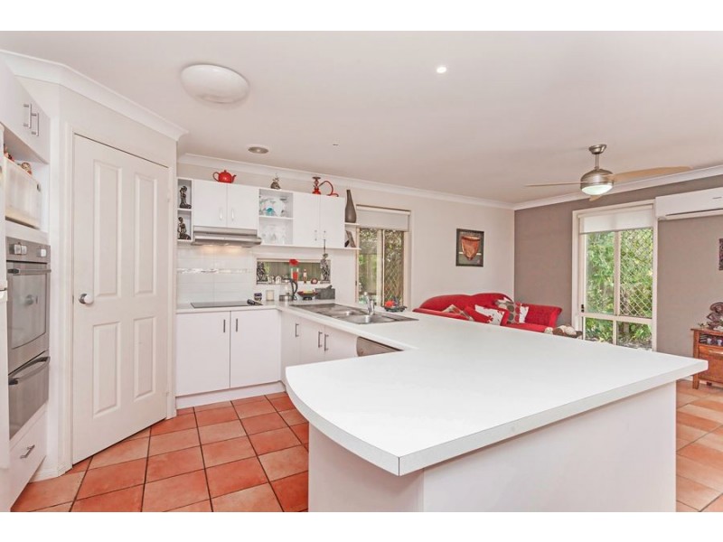 16 Hendrix St, Windaroo QLD 4207