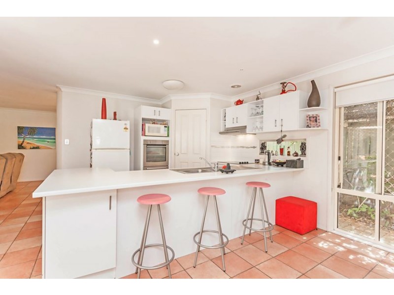 16 Hendrix St, Windaroo QLD 4207