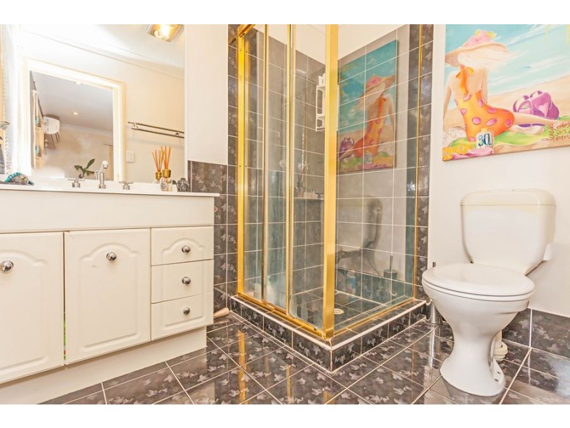 16 Hendrix St, Windaroo QLD 4207