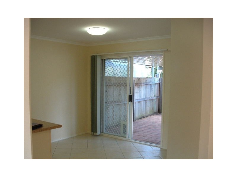 2/80 Riveroak Drive, Helensvale QLD 4212