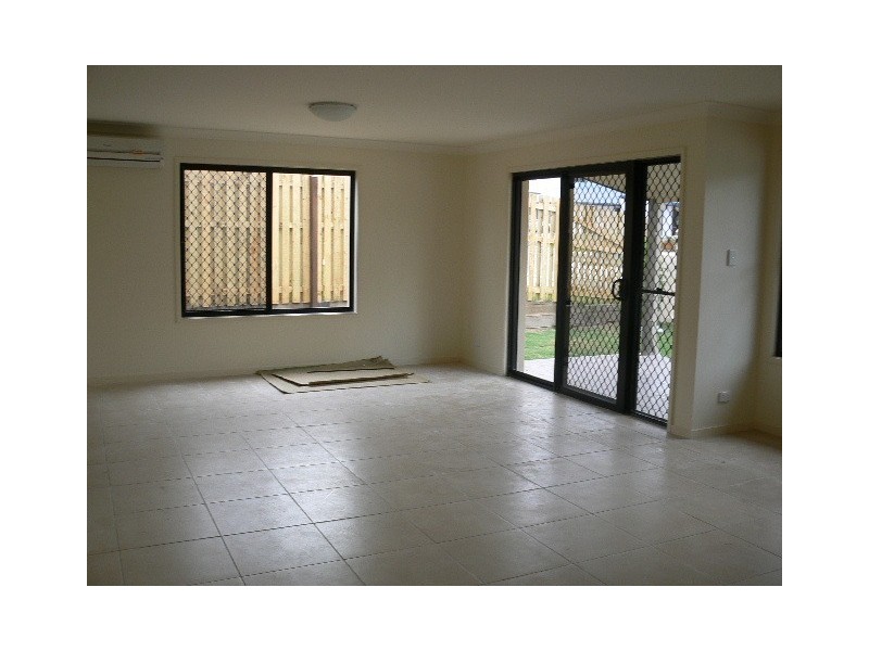 2/8 Shannonbrook, Ormeau QLD 4208