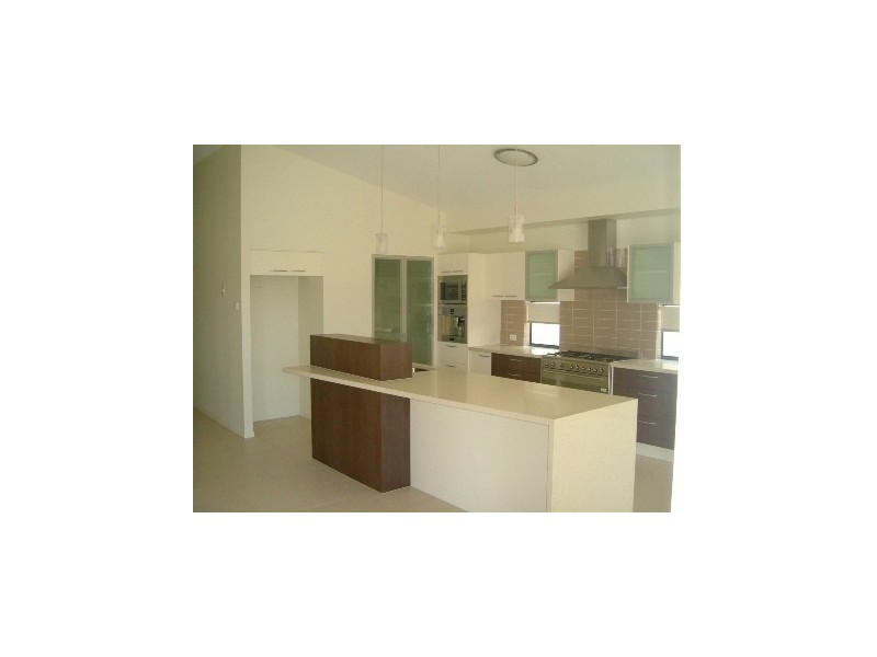 30 Marina Parade, Jacobs Well QLD 4208