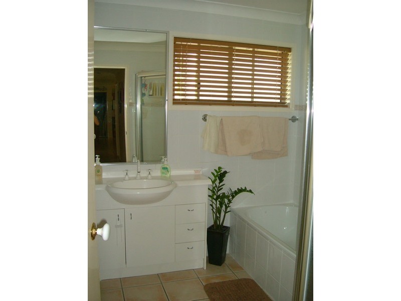 227 Mt Warren Park Blvd, Mount Warren Park QLD 4207