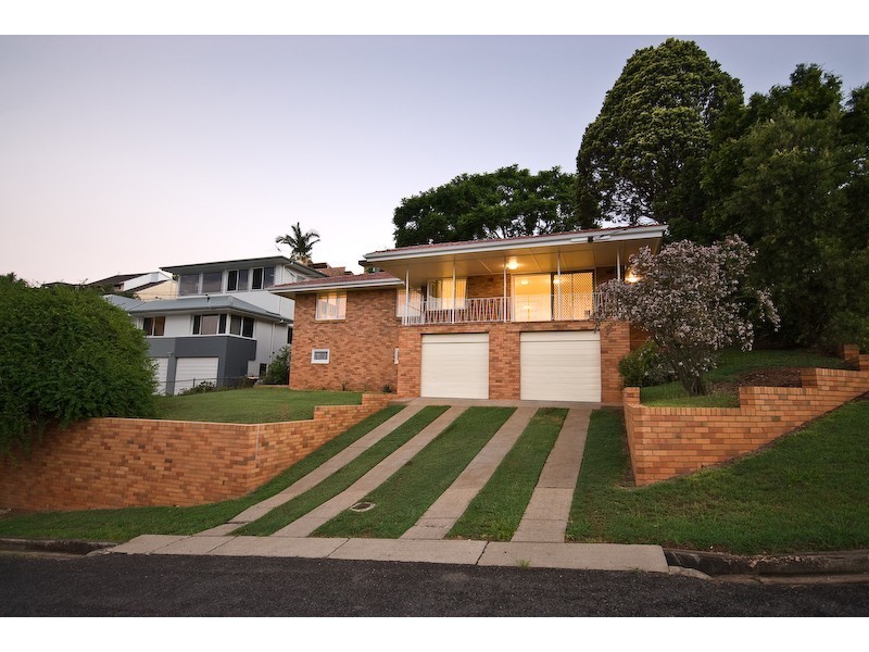 2 Harbut Street, Holland Park West QLD 4121