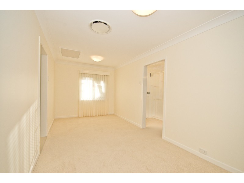 2 Harbut Street, Holland Park West QLD 4121