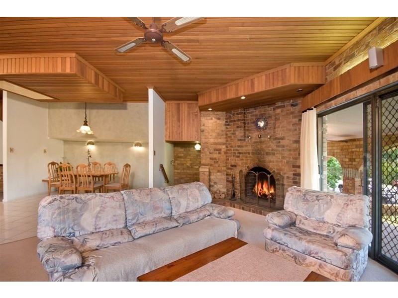 40 Wootton Cres, Springwood QLD 4127