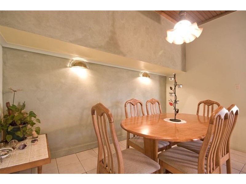 40 Wootton Cres, Springwood QLD 4127