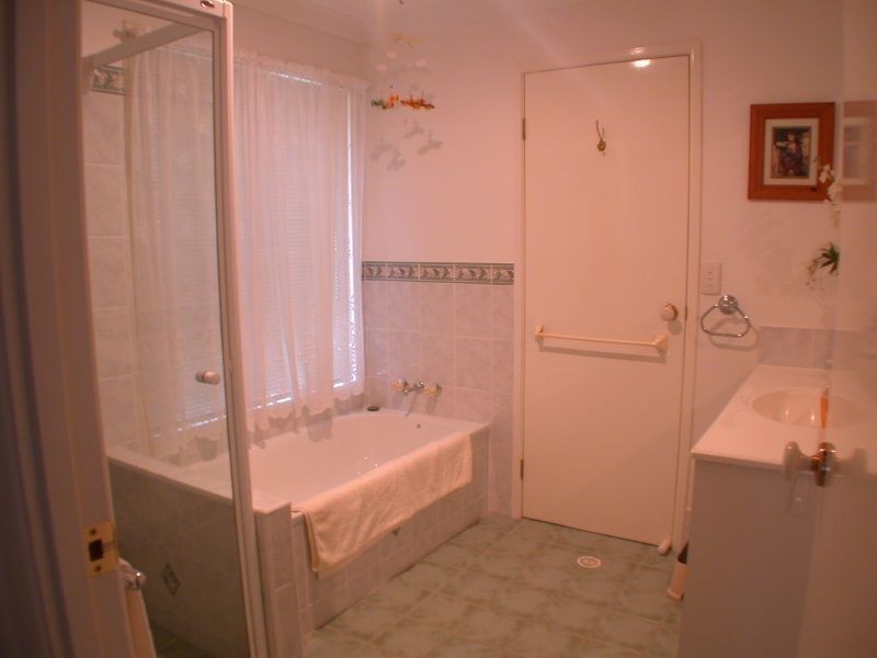 3 Grove Court, Eight Mile Plains QLD 4113