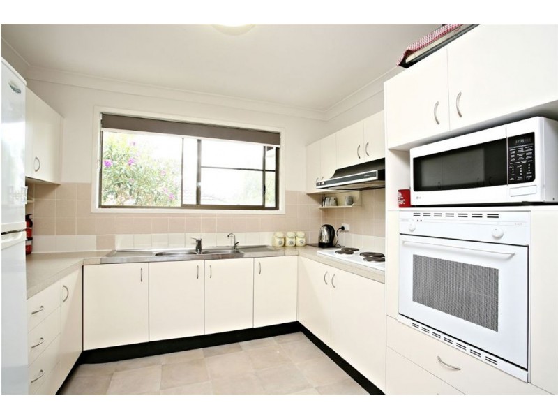 10 Little John Street, Daisy Hill QLD 4127