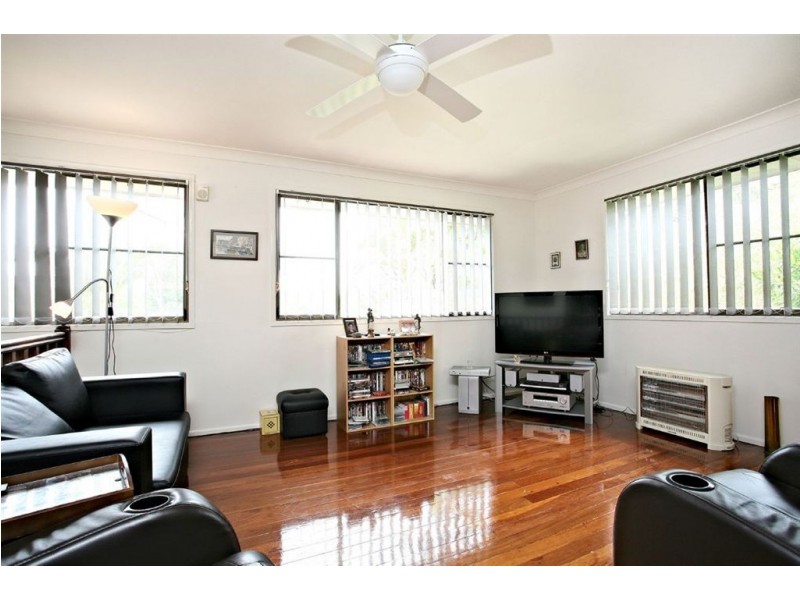 10 Little John Street, Daisy Hill QLD 4127