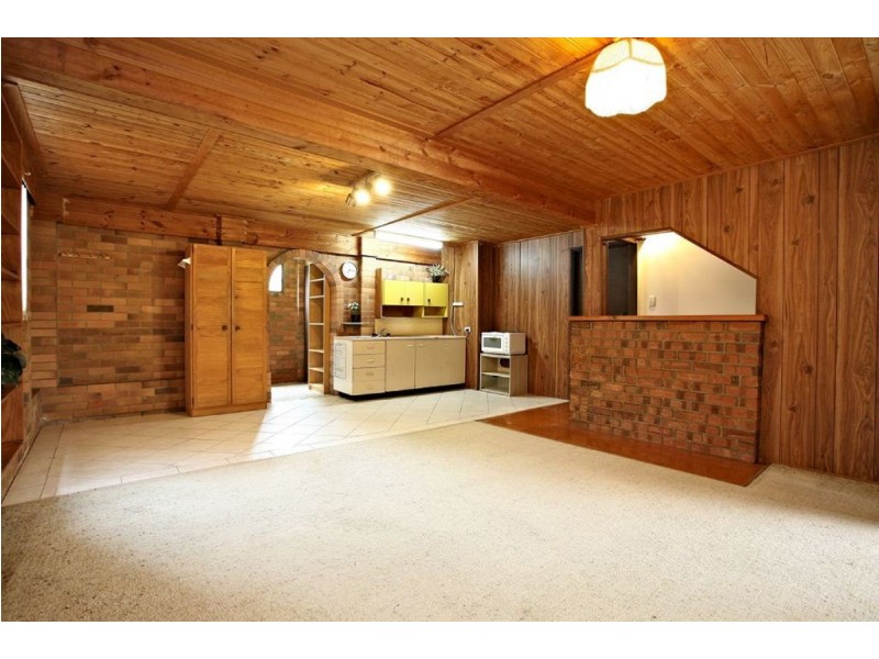 10 Little John Street, Daisy Hill QLD 4127